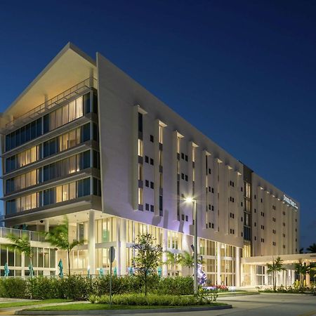 Hotel Doubletree By Hilton Miami Doral Sweetwater Esterno foto