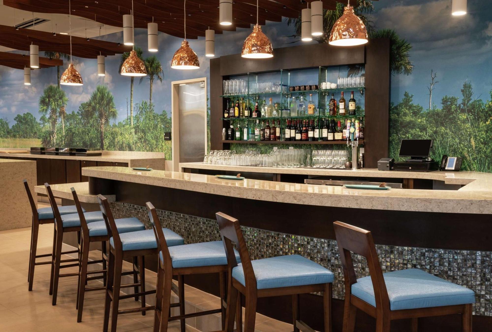 Hotel Doubletree By Hilton Miami Doral Sweetwater Esterno foto