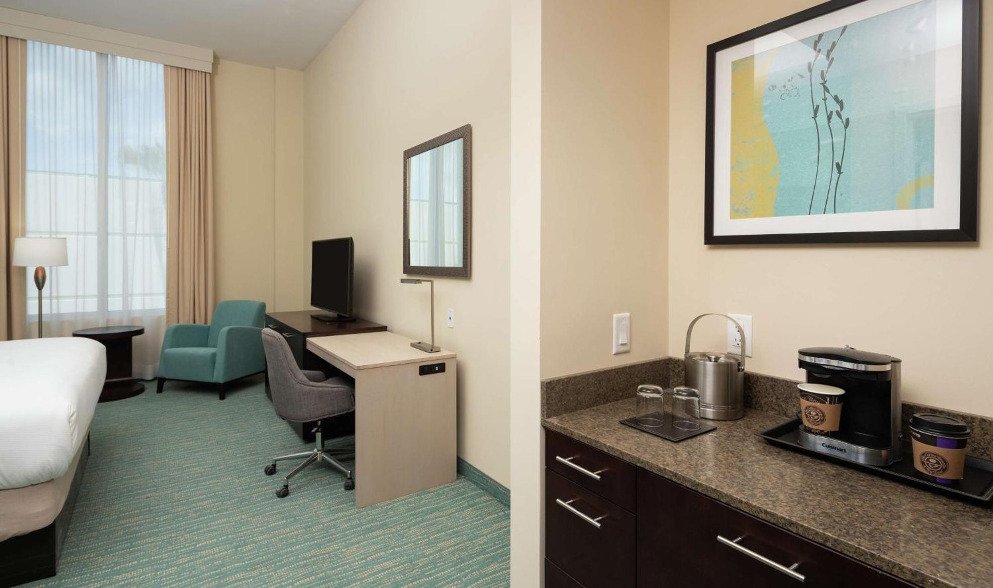 Hotel Doubletree By Hilton Miami Doral Sweetwater Esterno foto