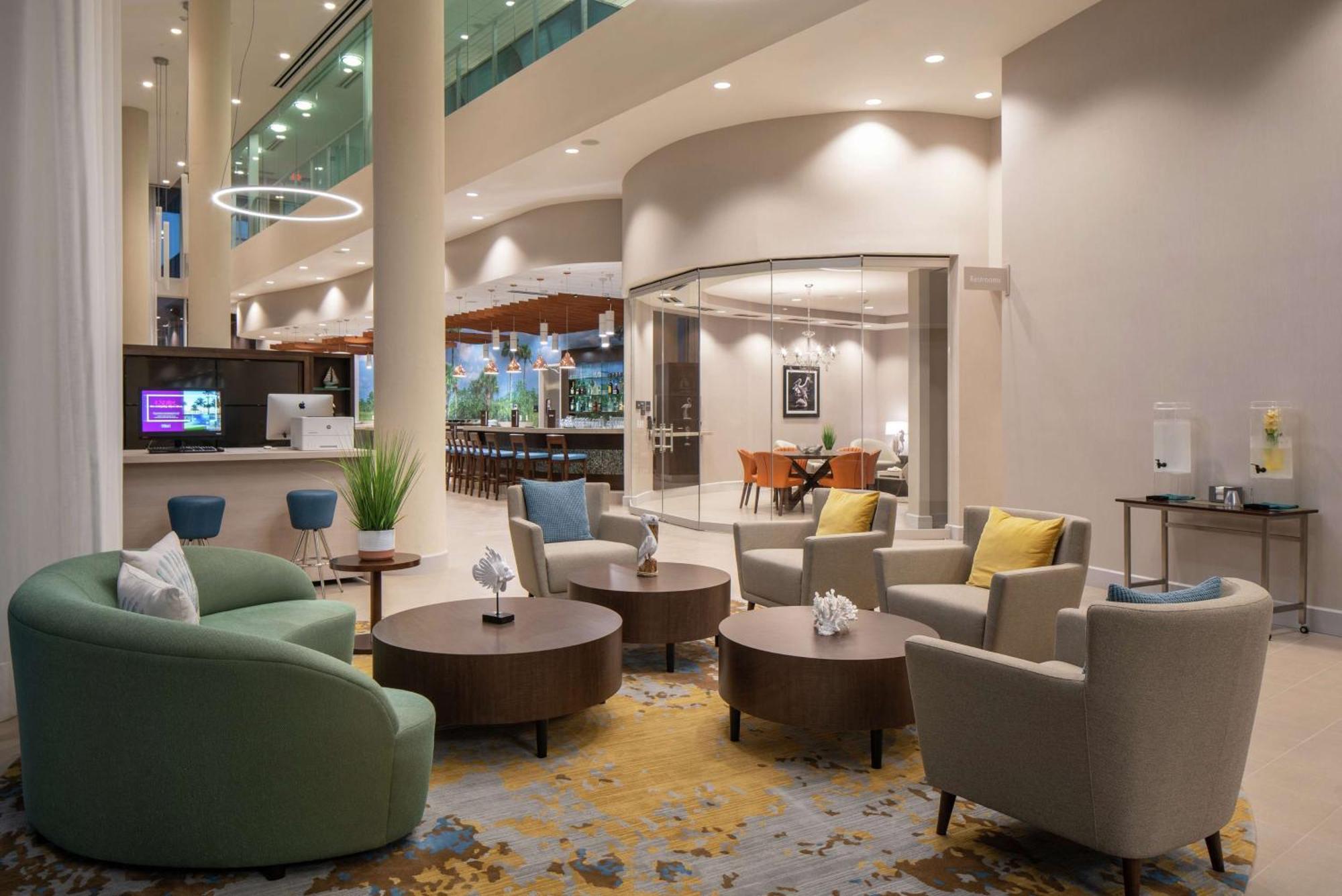 Hotel Doubletree By Hilton Miami Doral Sweetwater Esterno foto
