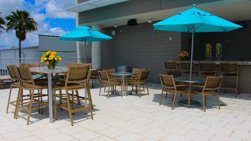 Hotel Doubletree By Hilton Miami Doral Sweetwater Esterno foto